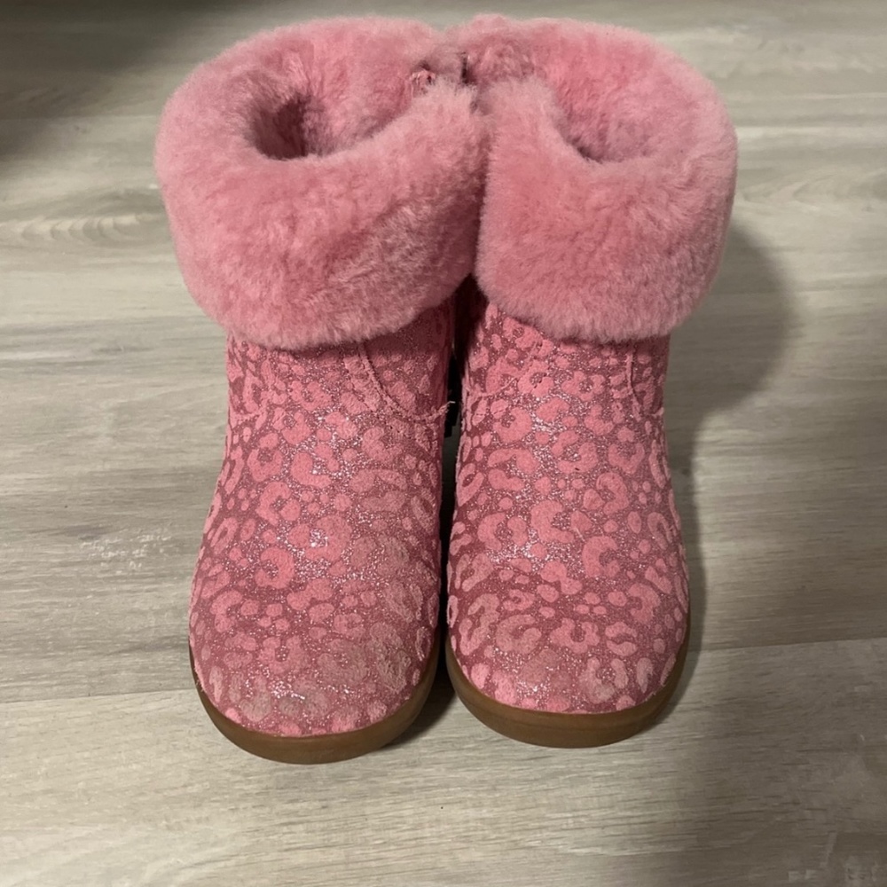 Pink Uggs